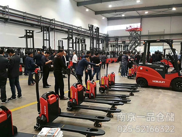 諾力叉車(chē)展會(huì)